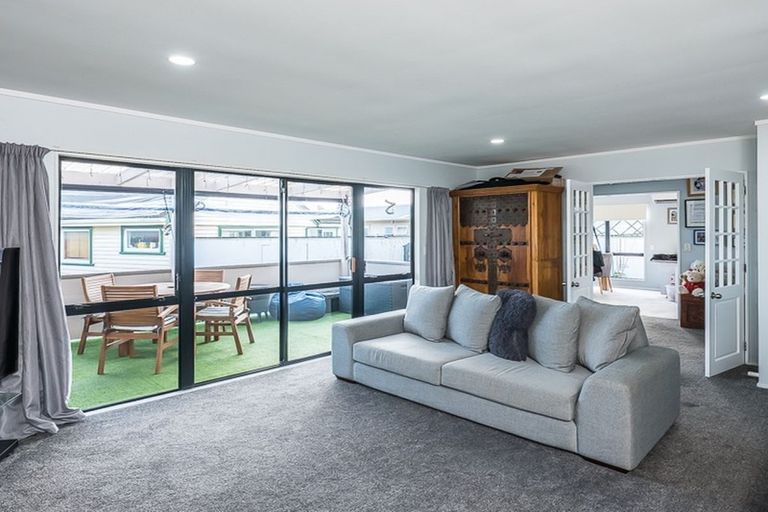 Photo of property in 22a Kiwi Road, Raumati Beach, Paraparaumu, 5032