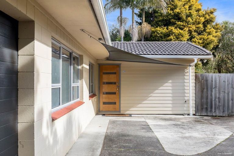 Photo of property in 1/3 Holt Avenue, Torbay, Auckland, 0630
