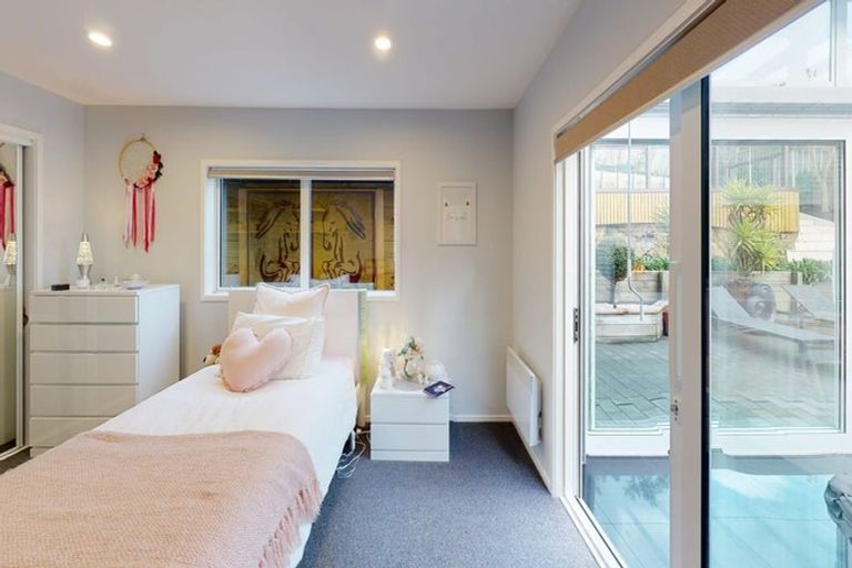 Photo of property in 9 Birkhall Grove, Strathmore Park, Wellington, 6022