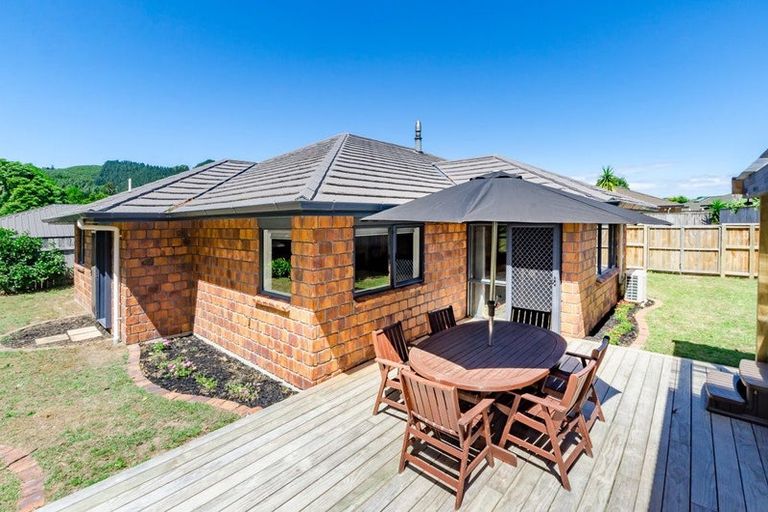 Photo of property in 25 Cascade Way, Paraparaumu, 5032