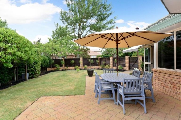 Photo of property in 2 Makepeace Place, Flagstaff, Hamilton, 3210