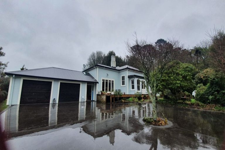 Photo of property in 11 Tarata Road, Inglewood, 4387