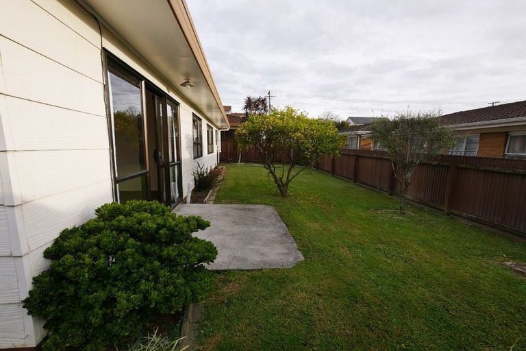 Photo of property in 2/27 Wellington Street, Papakura, 2110