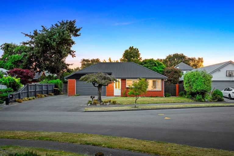 Photo of property in 1/9 Vanderbilt Place, Halswell, Christchurch, 8025