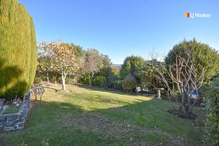Photo of property in 34 Bayne Terrace, Macandrew Bay, Dunedin, 9014