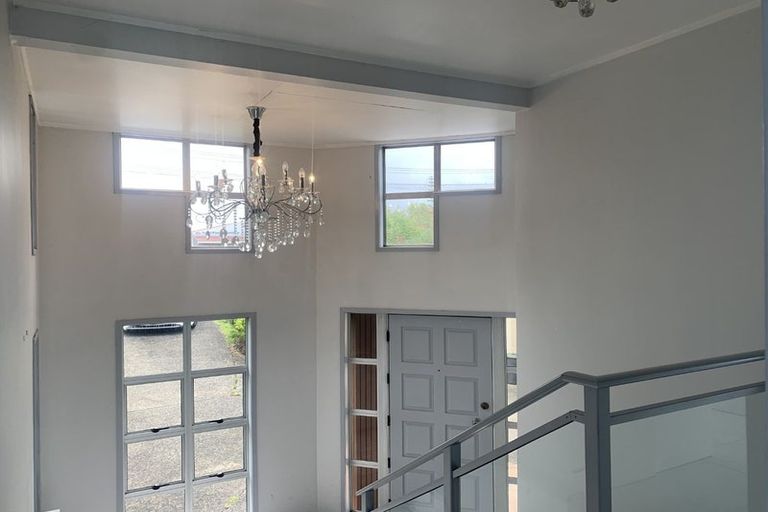 Photo of property in 423 Don Buck Road, Massey, Auckland, 0614