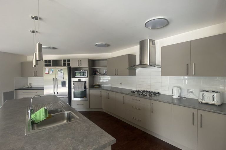 Photo of property in 27 Glentui Place, Waikawa, Picton, 7220