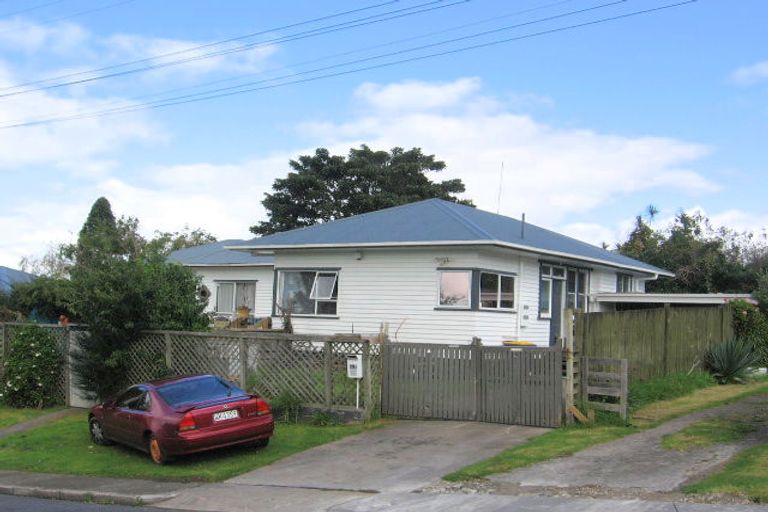 Photo of property in 1/29 Tahi Terrace, Glen Eden, Auckland, 0602