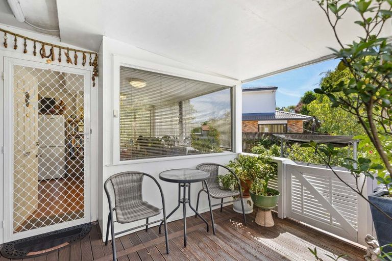 Photo of property in 15 Marinich Drive, Ranui, Auckland, 0612