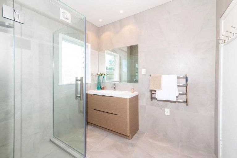 Photo of property in 1 Kamara Road, Glen Eden, Auckland, 0602