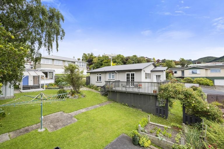 Photo of property in 7 Springdon Avenue, Sawyers Bay, Port Chalmers, 9023