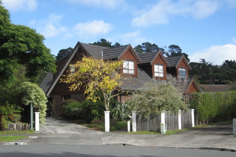 Photo of property in 27 Mcenroe Grove, Naenae, Lower Hutt, 5011