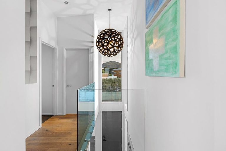 Photo of property in 12 Sasaram Lane, Cashmere, Christchurch, 8022