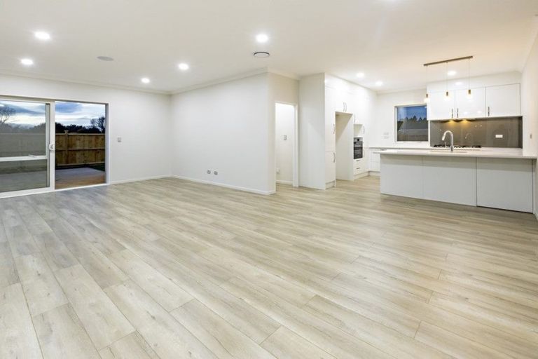 Photo of property in 17 Papareia Road, Karaka, Papakura, 2113