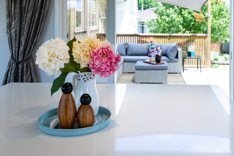 Photo of property in 77 Fergusson Street, Woodville, 4920