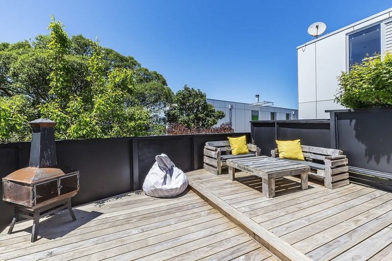 Photo of property in 8/25 Mana Street, Vogeltown, Wellington, 6021