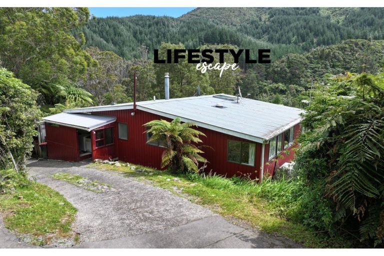Photo of property in 1721a Akatarawa Road, Akatarawa Valley, Upper Hutt, 5372