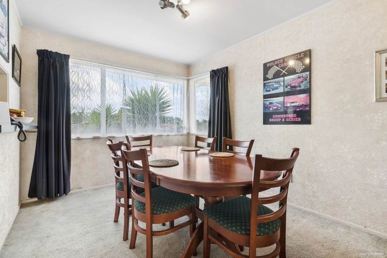 Photo of property in 19 Balgowan Terrace, Conifer Grove, Takanini, 2112