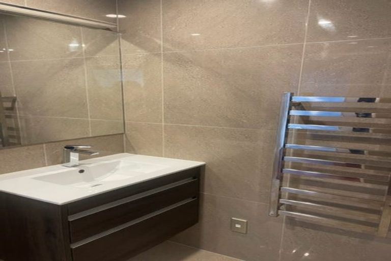 Photo of property in 9a Gwenand Place, Botany Downs, Auckland, 2010