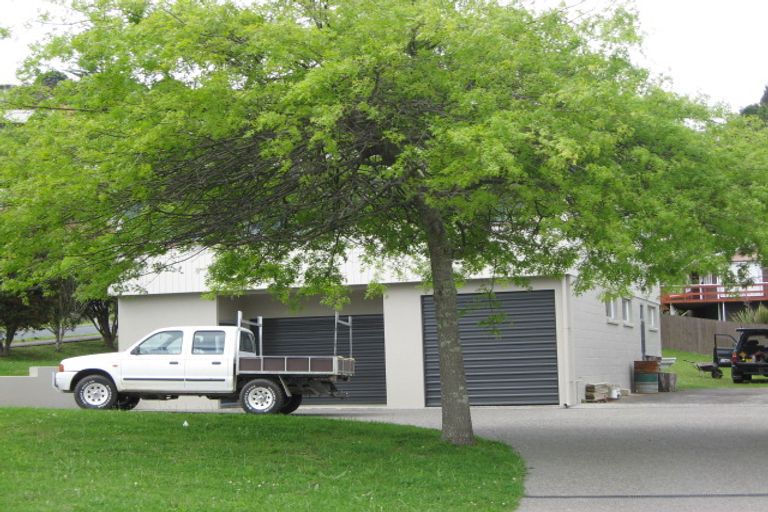 Photo of property in 97 Tindalls Bay Road, Tindalls Beach, Whangaparaoa, 0930