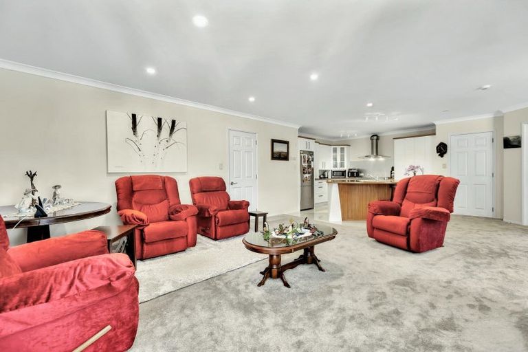 Photo of property in 432a Mangorei Road, Highlands Park, New Plymouth, 4312