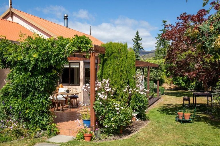 Photo of property in 77 Newcastle Street, Clyde, 9330