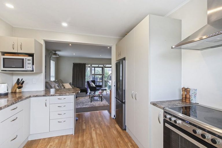 Photo of property in 2/500 Harewood Road, Harewood, Christchurch, 8051