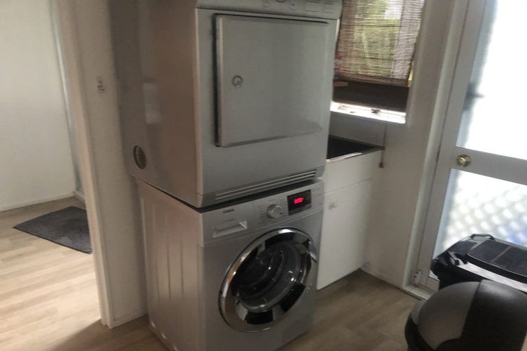 Photo of property in 89 Gossamer Drive, Pakuranga Heights, Auckland, 2010