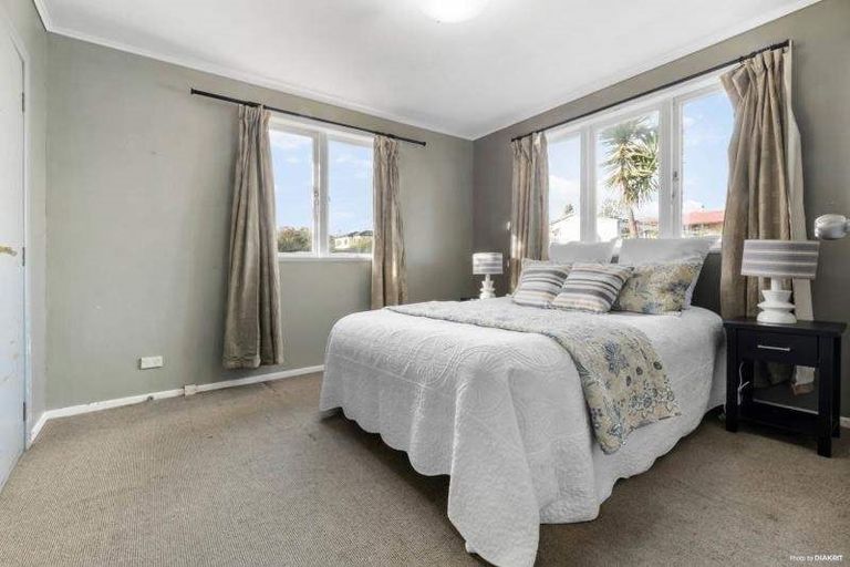 Photo of property in 30 Mclean Avenue, Papatoetoe, Auckland, 2025