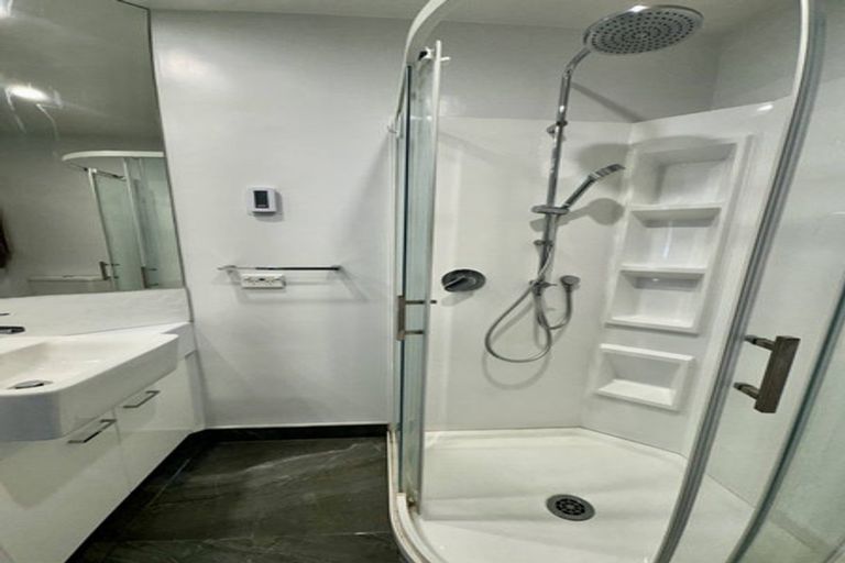 Photo of property in 10/148 Evans Bay Parade, Roseneath, Wellington, 6021