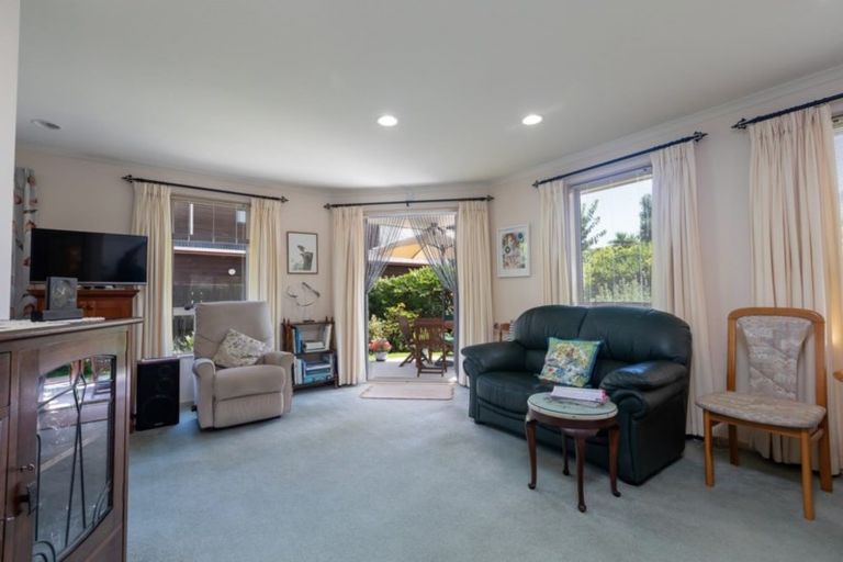Photo of property in 20a Karu Crescent, Waikanae, 5036