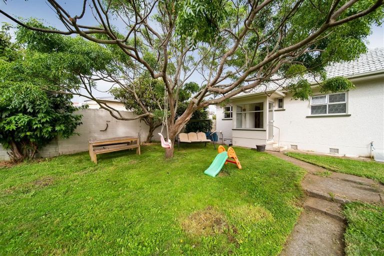 Photo of property in 16 Collins Street, Hawera, 4610