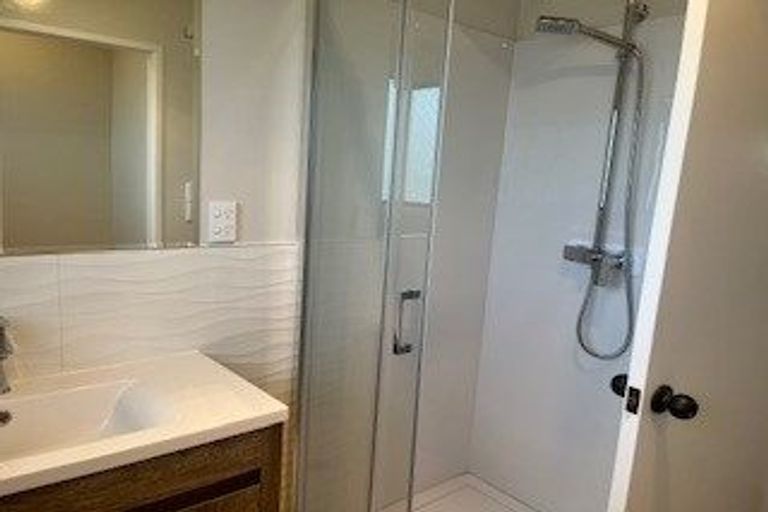 Photo of property in 1/40c West Coast Road, Glen Eden, Auckland, 0602