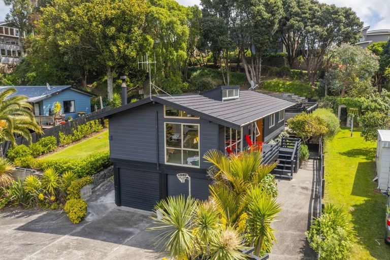 Photo of property in 19 Renown Road, Raumati South, Paraparaumu, 5032