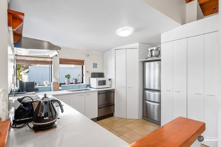 Photo of property in 30a Connaught Terrace, Brooklyn, Wellington, 6021