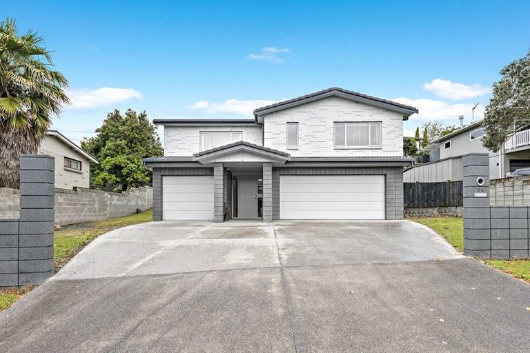 Photo of property in 54 Maxwelton Drive, Mairangi Bay, Auckland, 0630