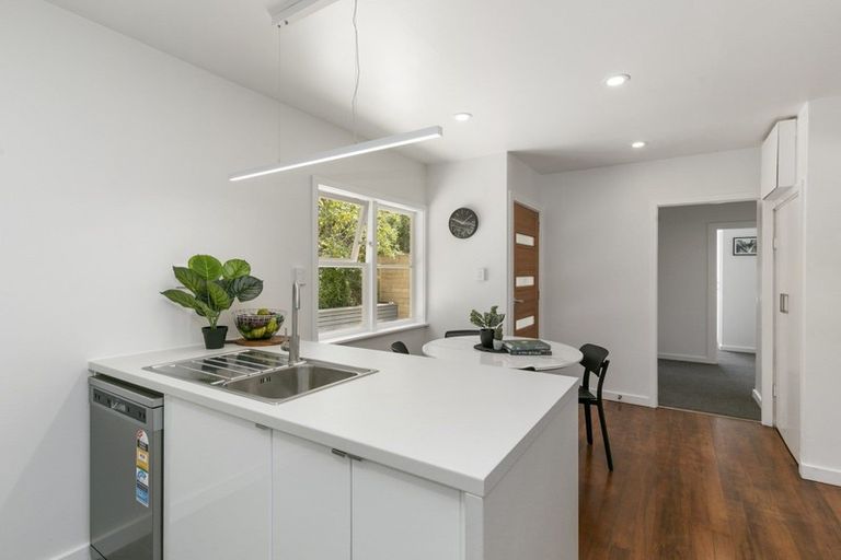 Photo of property in 138 Miromiro Road, Normandale, Lower Hutt, 5010