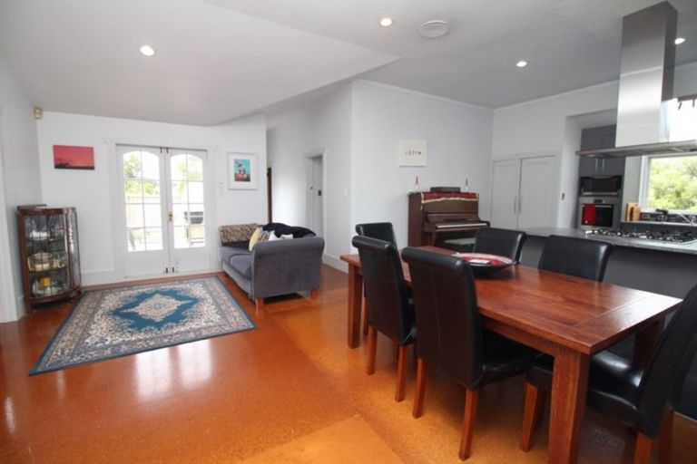 Photo of property in 3 Wattle Street, New Lynn, Auckland, 0600