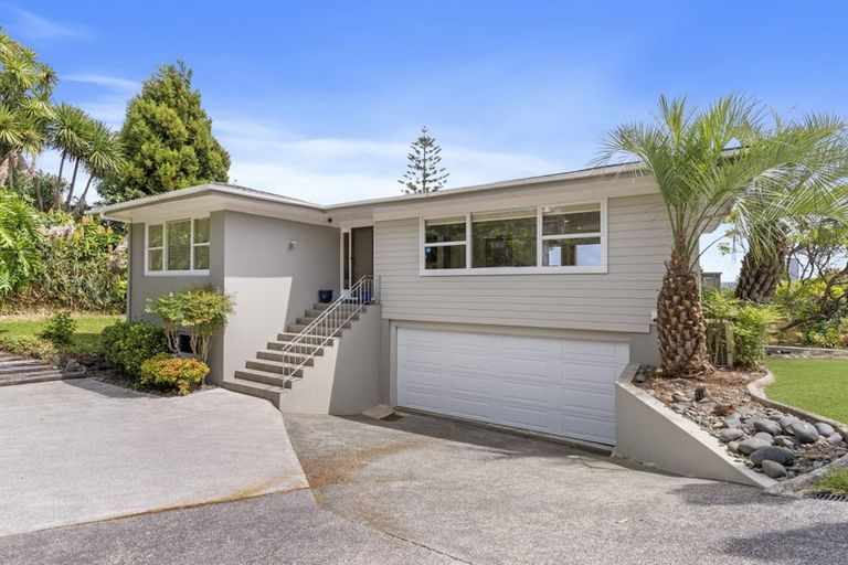 Photo of property in 10 Etherege Place, Howick, Auckland, 2014