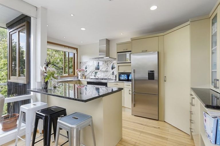 Photo of property in 10 Sandford Street, Campbells Bay, Auckland, 0630