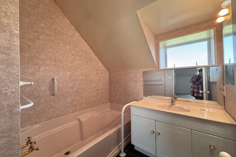 Photo of property in 1/363 Memorial Avenue, Burnside, Christchurch, 8053