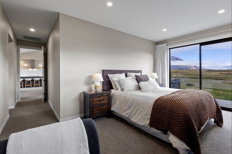 Photo of property in 1 Cunninghams Drive, Jacks Point, Queenstown, 9371