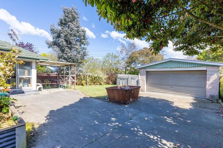 Photo of property in 37 Appleby Crescent, Burnside, Christchurch, 8053