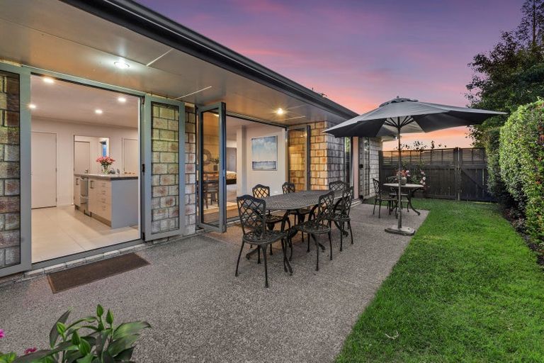 Photo of property in 6 Barometer Way, Pyes Pa, Tauranga, 3112