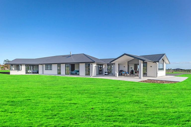 Photo of property in 28 Oriwa Lane, Levin, 5571