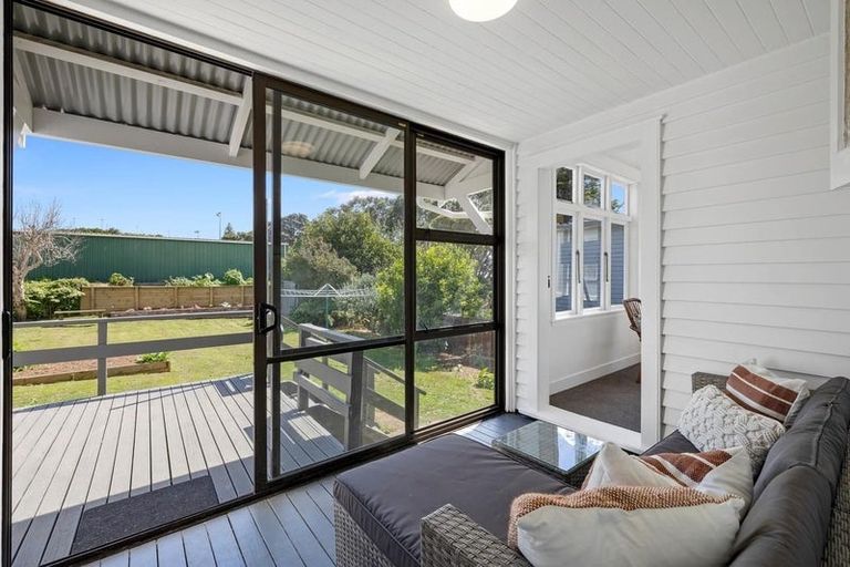 Photo of property in 72 Barrett Street, Westown, New Plymouth, 4310