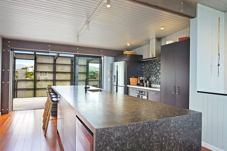 Photo of property in 7 Tutere Street, Waikanae Beach, Waikanae, 5036