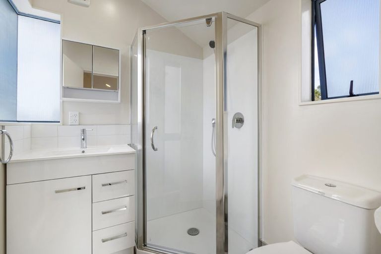 Photo of property in 11 Wilmington Place, Forrest Hill, Auckland, 0620