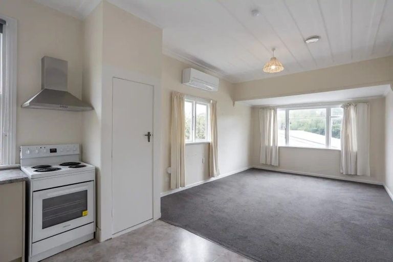 Photo of property in 160 Main South Road, Green Island, Dunedin, 9018