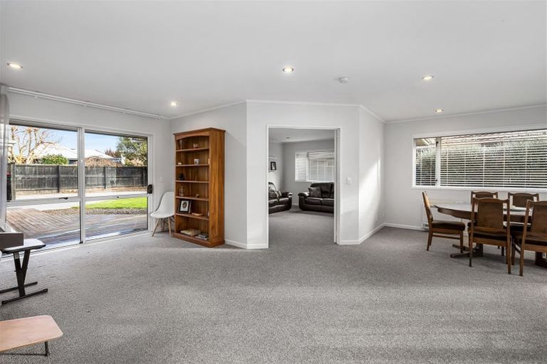Photo of property in 7 Copperfield Close, Parklands, Christchurch, 8083
